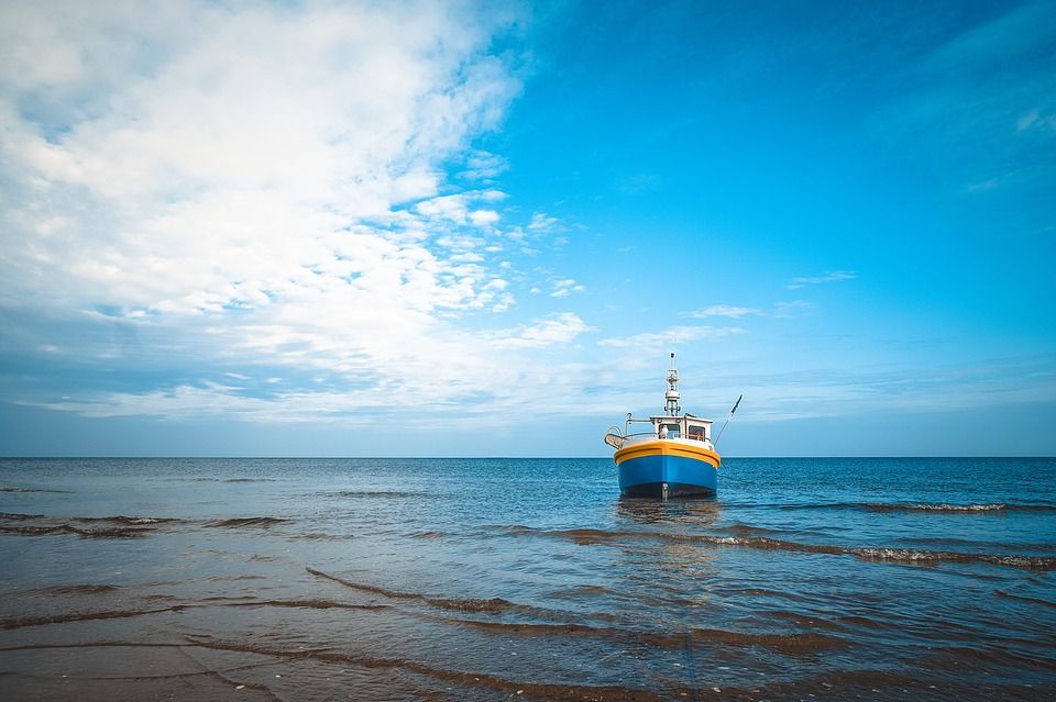 Vissersboot aan de Poolse kust